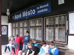 čekáme na vlak