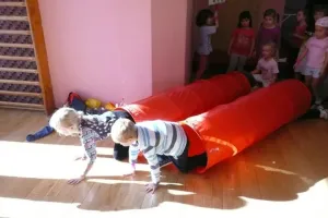 Prolézání tunelem
