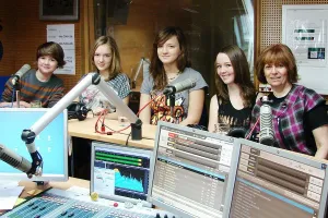 2780778--vitezove-pardubicke-souteze-mladych-retoru-a-ucitelka-anna-kucerova--1-900x600p01