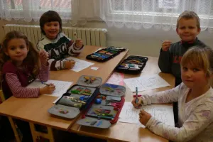 Už jsme spočítali, kolik je čertíkovi let.