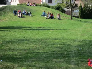8.A zaslouženě odpočívala po úklidu zelené učebny