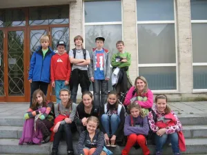 6.C před muzeem
