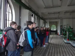 elektrárna uvnitř
