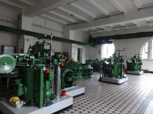 elektrárna uvnitř