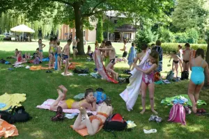 Na koupališti.