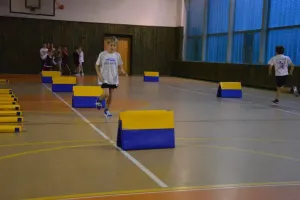 běh přes překážky