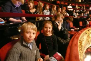 4.B v hledišti Národního divadla