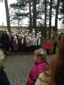 zpivani-u-stromu