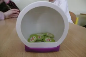 Pokladnička plná "pětek"