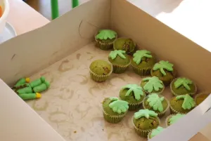 green cup cakes