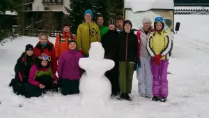 V úterý zbyl sníh i na sněhuláky.