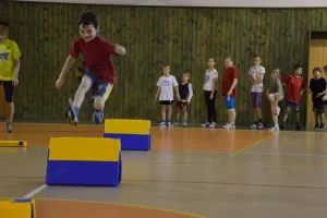 Cvičení s atletickou sadou Jipast