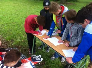 Kluci za 6.A "počítají" koláče pana Smetany