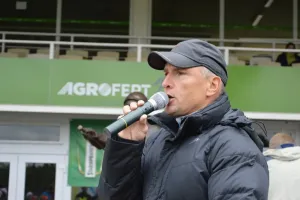 Celý závod komentoval Stanislav Bartůšek, redaktor ČT