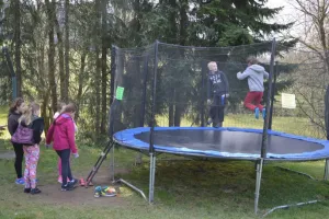 Skákání na trampolínách