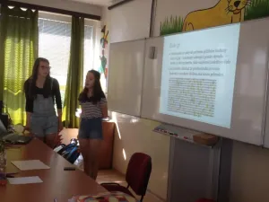 Zuzka V. s Emou prezentují