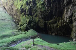 50 metrů hluboká kaluž