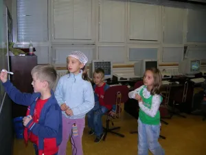kdo si hraje nezlobi 024