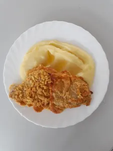 rizek-v-testicku-s-bramborovou-kasi