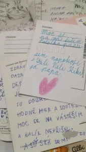 Píšeme domů.