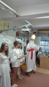 Mikuláš a čerti s anděli 9.C