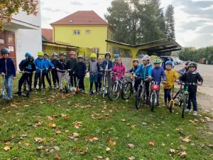 3.B před kolárnou