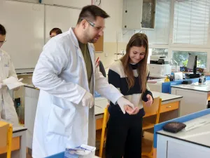 Jak se vyrábí chemikova krev?