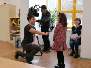 Déčko natáčí - osobně moderátor Ondřej Hruška.