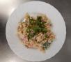 testovinovy-salat-se-zeleninou-a-uzenym-lososem