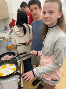 English breakfast – learning served hot