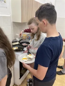 Tasty teamwork & real English in action!