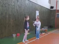 rozhovor zpěvačky s pomocnicemi