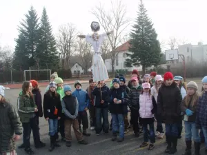 Teď jí zazpíváme.