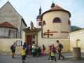 Před bazilikou sv.Václava