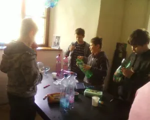 tvoříme z plastů