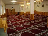 zde se muslimové modlí
