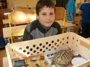 Do školy se podívala i želva,